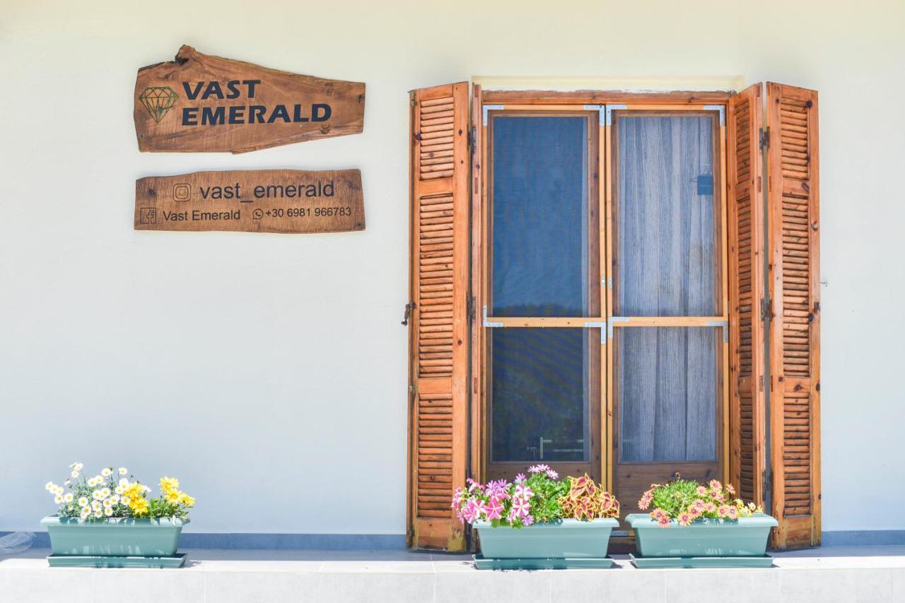 Vast Emerald, The Only House In Kavourotrypes Sarti Esterno foto